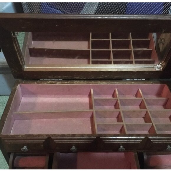 Wooden Jewelry Box w/ Music Box - Picture 4 of 6